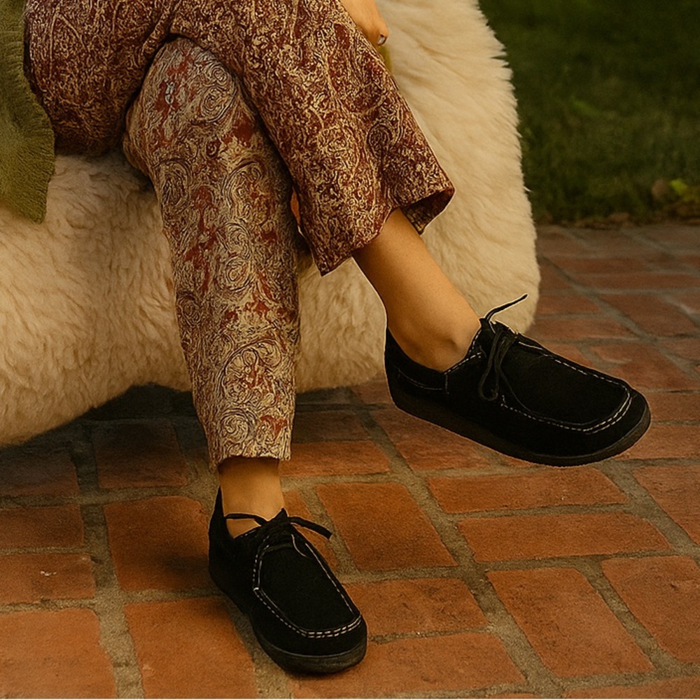 Yellow Box Mona 2 black Lace Up Suede‎ wallaby Shoes womens size 9